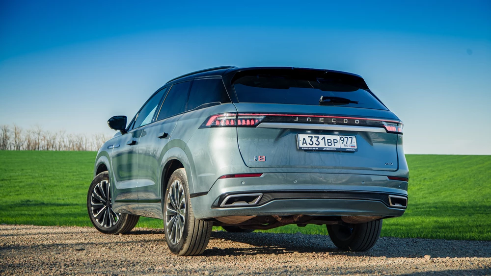 Jaecoo J8 тест сбоку сзади