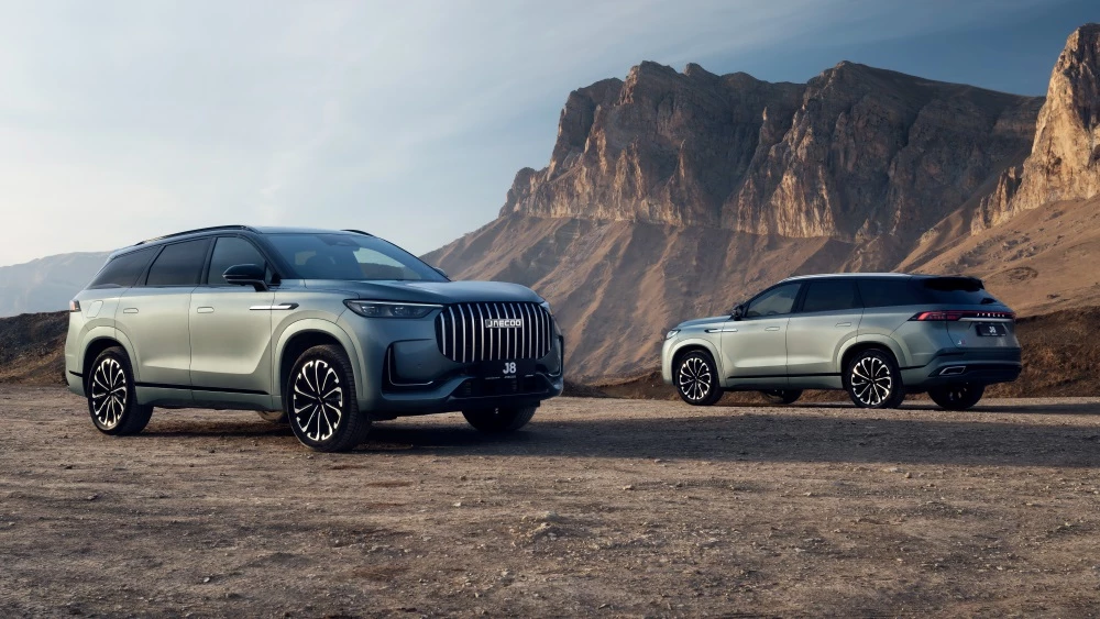 Jaecoo J8 спереди сбоку сзади