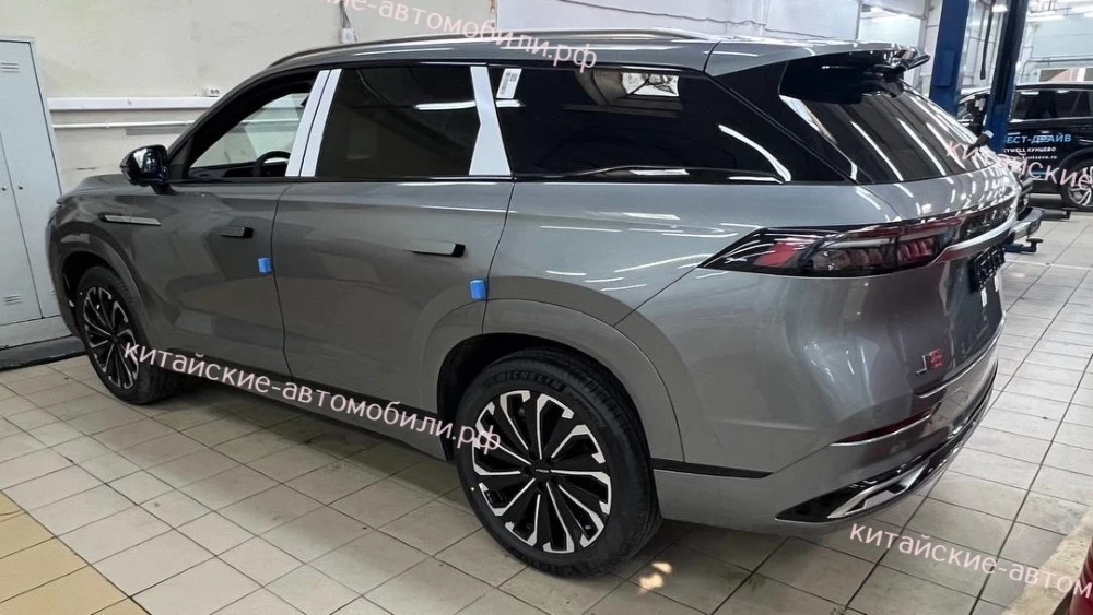 Jaecoo J8 в России сзади сбоку