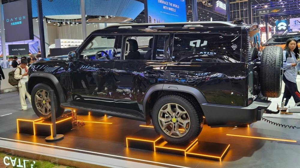 Jetour на пекинском автосалоне T2L сбоку 