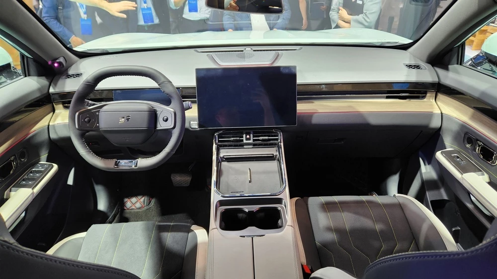 Jetour на пекинском автосалоне Shanhai L6 презентация салон интерьер