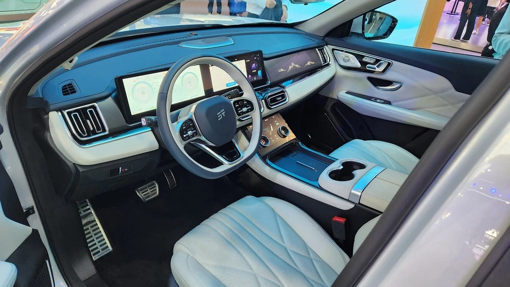 Jetour на пекинском автосалоне Shanhai L7 презентация салон интерьер