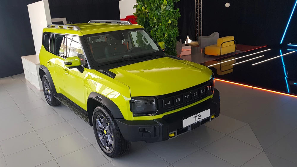 Внедорожник Jetour T2 в Беларуси сбоку спереди сверху