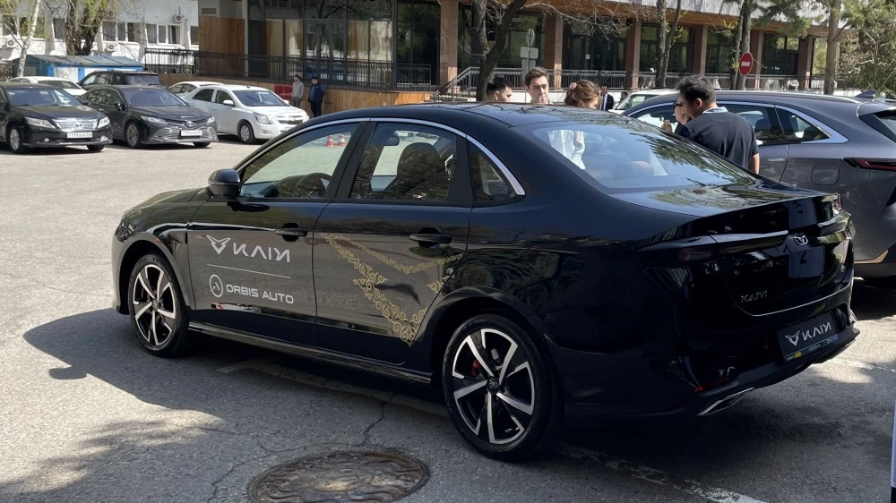 Kaiyi E5 в Казахстане сбоку сзади