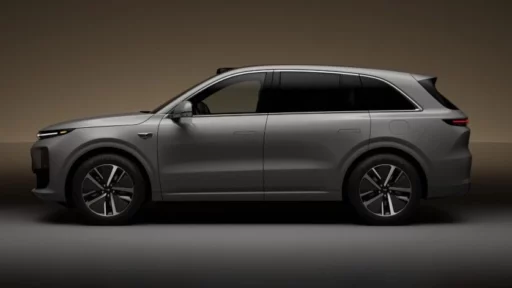 Кроссовер Li Auto L6 сбоку