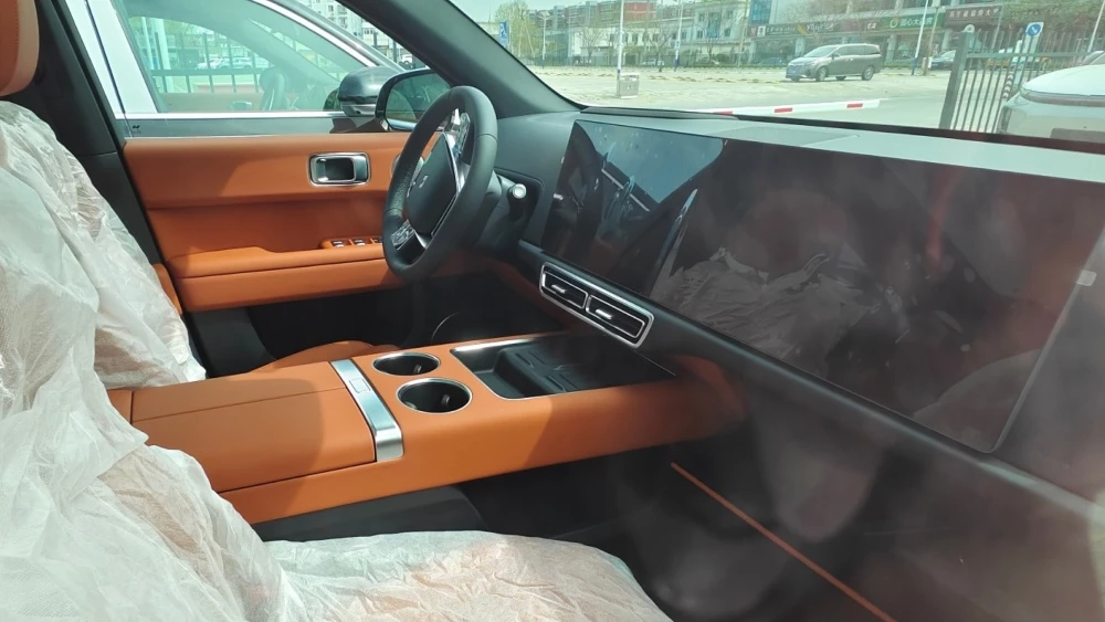 Доступный премиум. Li Auto выводит на рынок «бюджетный» кроссовер L6