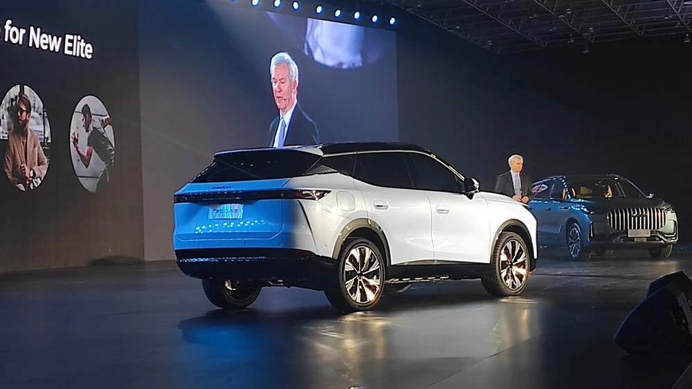 Omoda 7 презентация сзади сбоку