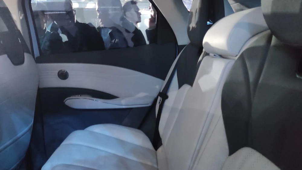 Omoda 7 презентация салон интерьер второй ряд