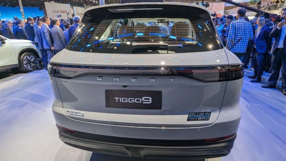 Tiggo 9 PHEV сзади в Пекине