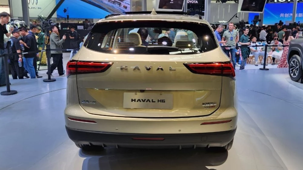 Haval H6 сзади в Пекине