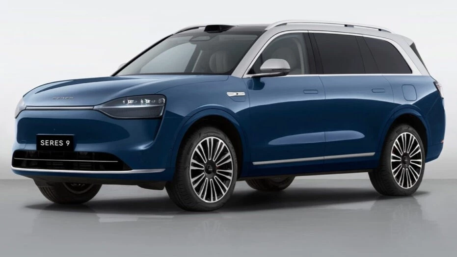 Электрический кроссовер Seres 9 сбоку спереди