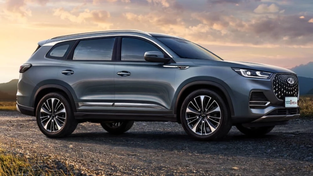 Полноприводный кроссовер Chery Tiggo 8 Pro Max сбоку спереди