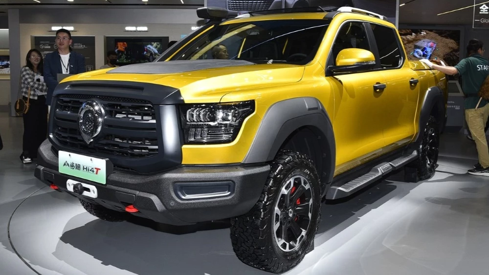 Пикап Great Wall Cannon Hi4-T спереди сбоку Пекинский автосалон