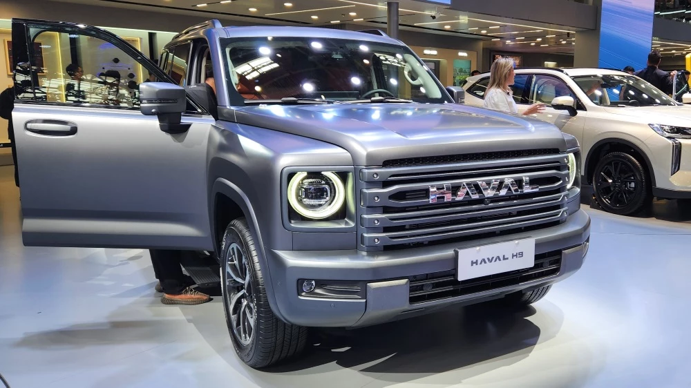 Haval H9 второго поколения новый спереди сбоку