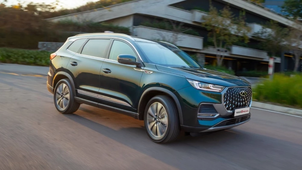 Обновленный кроссовер Chery Tiggo 8 Pro Max сбоку спереди