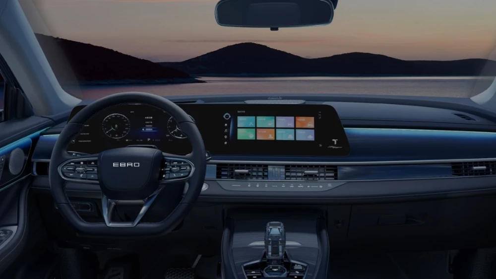 Кроссовер Ebro S700 интерьер