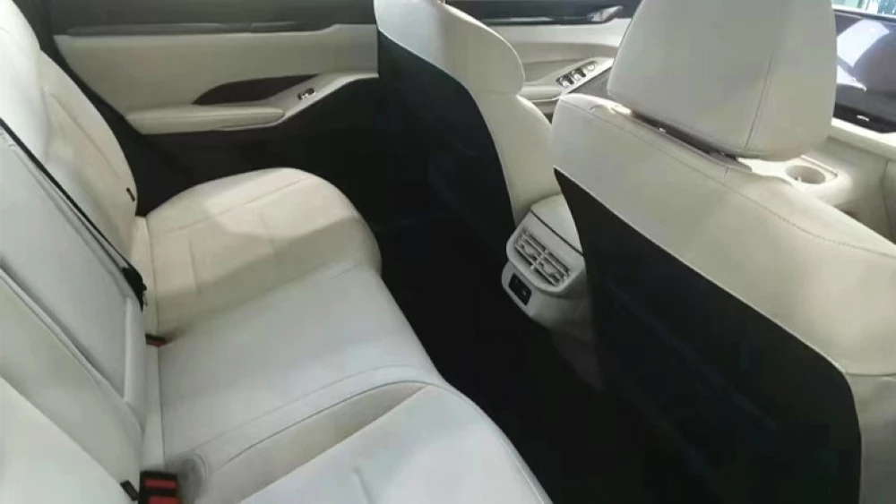 Новый кроссовер Haval h6 интерьер дилерский центр в Китае