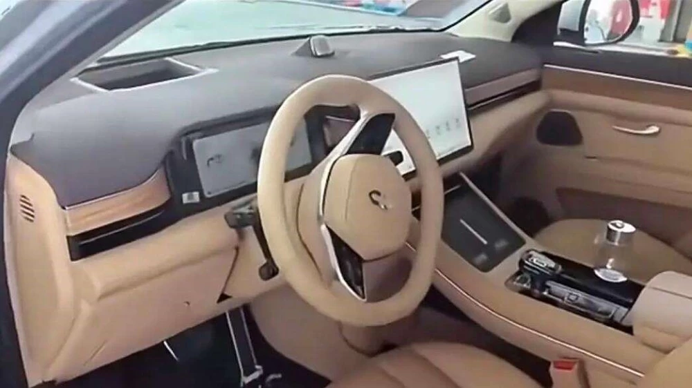 Обновленный кроссовер Aito M7 салон интерьер