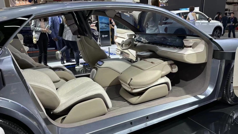 Седан Skywell Skyhome интерьер Пекинский автосалон