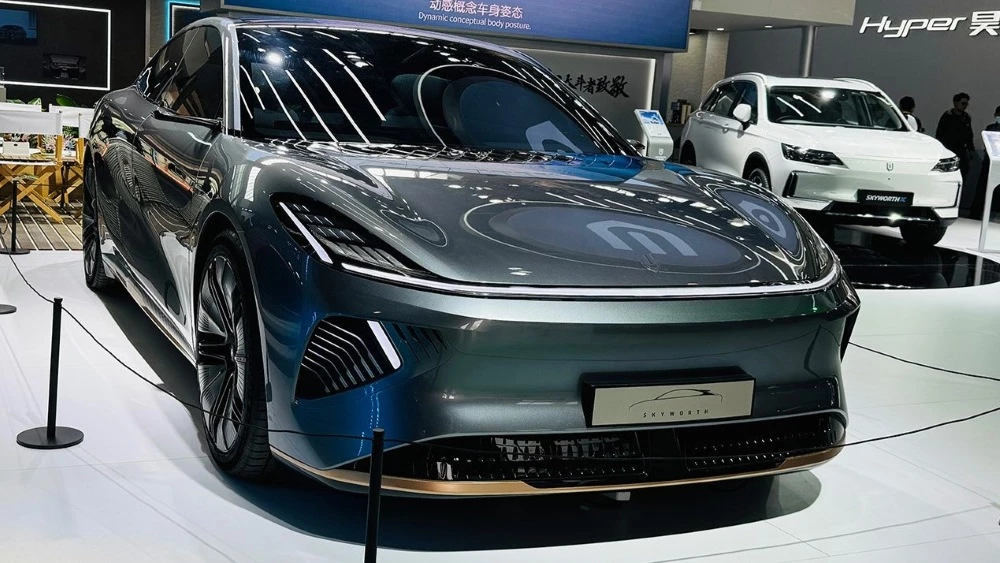 Седан Skywell Skyhome спереди сбоку Пекинский автосалон