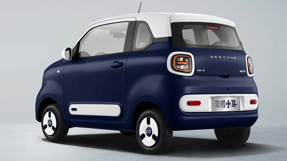 FAW Bestune Pony сбоку сзади