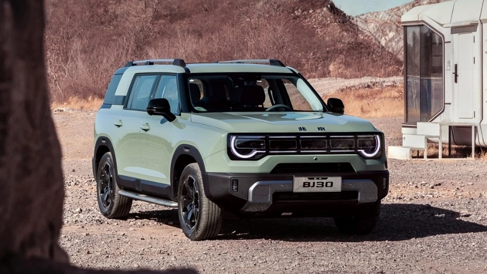 новый BAIC Beijing BJ30 второго поколения сбоку спереди