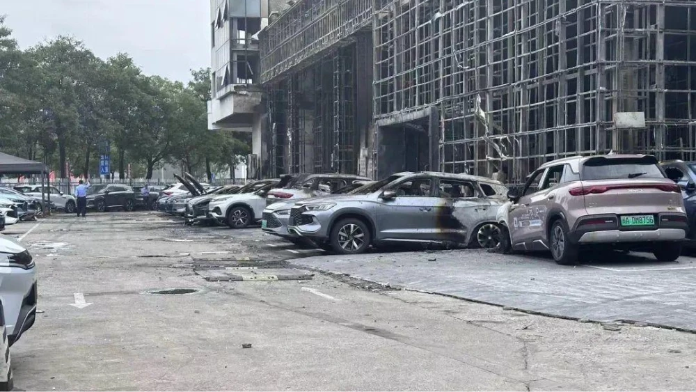 byd дилерский центр автосалон фучжоу пожар возгорание