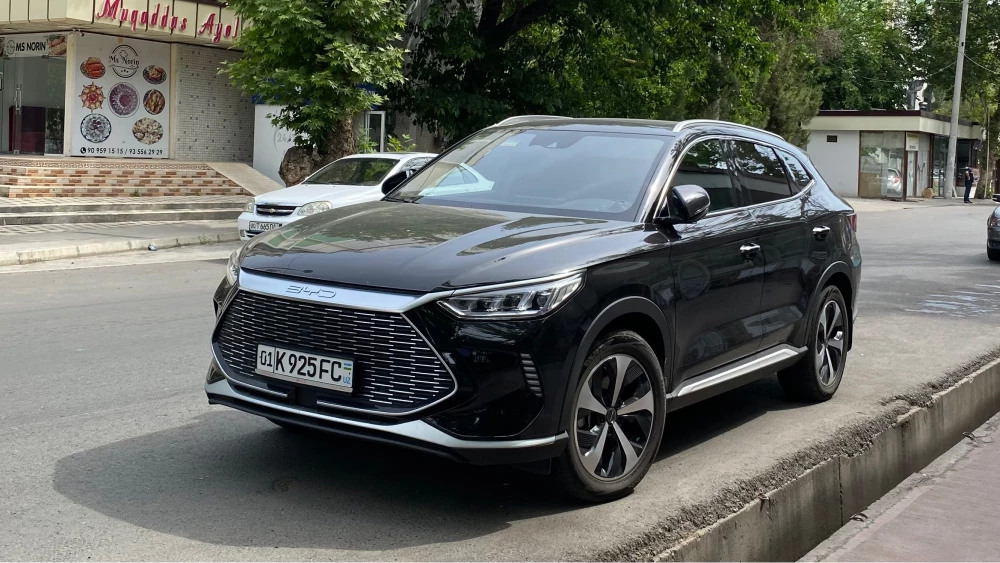 гибридный кроссовер byd song plus dm-i черный сбоку спереди узбекистан ташкент