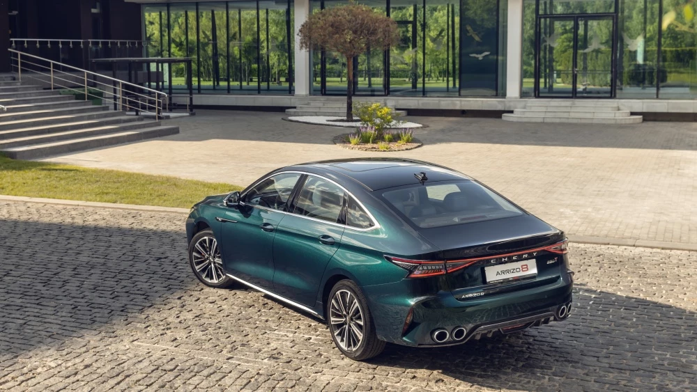 Седан Chery Arrizo 8 сбоку сзади