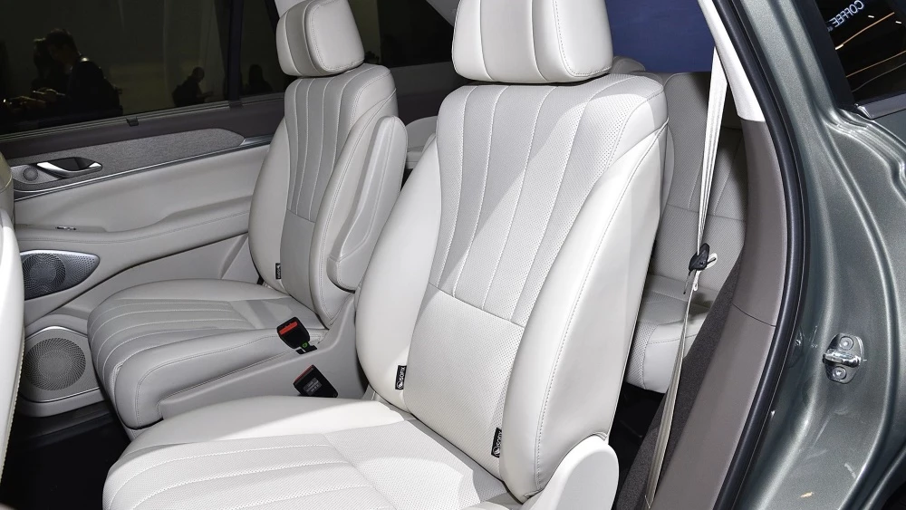 гибридный кроссовер Wey 07 интерьер Пекинский автосалон