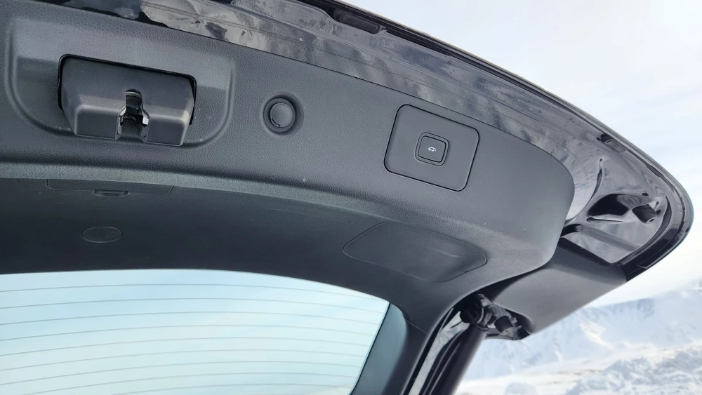 DFSK ix5 салон интерьер пятая дверь задняя дверь тест