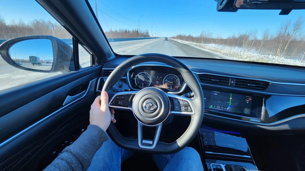 DFSK ix5 салон интерьер первый ряд тест водитель за рулем