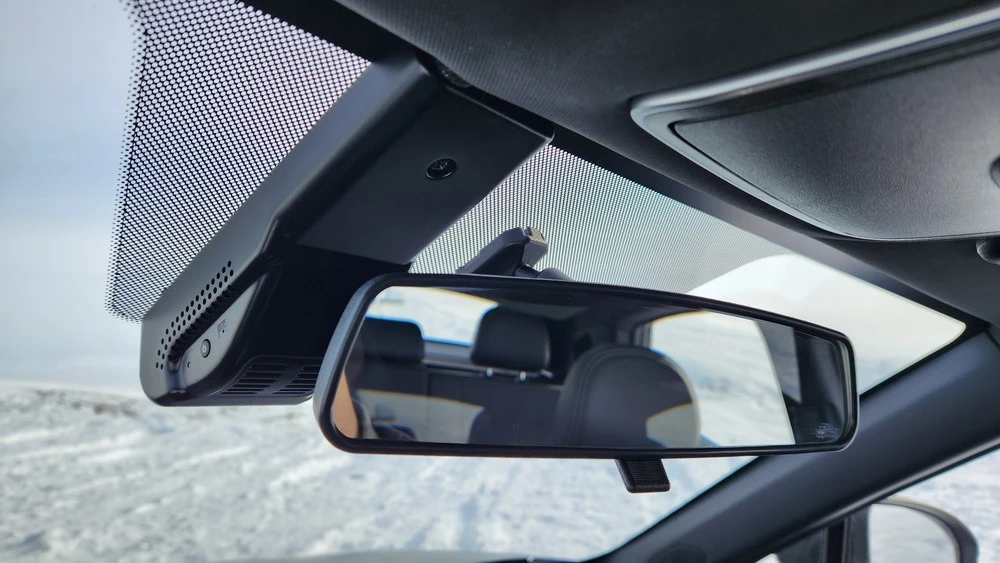 DFSK ix5 салон интерьер первый ряд тест салонное зеркало заднего вида