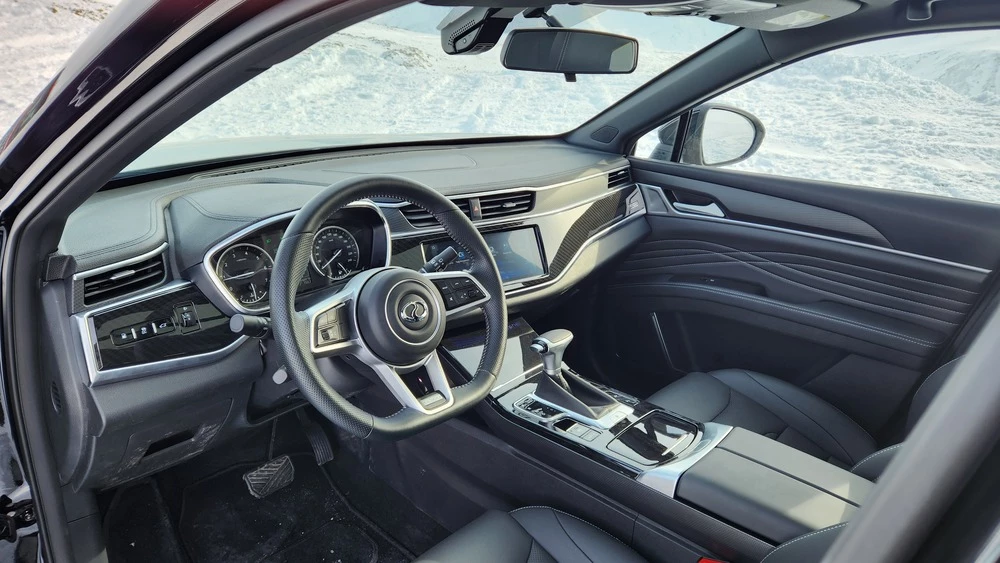 DFSK ix5 салон интерьер первый ряд тест