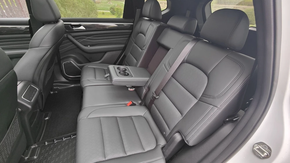 Dongfeng DFSK Fengon ix7 тест Мишина салон интерьер второй ряд сиденья