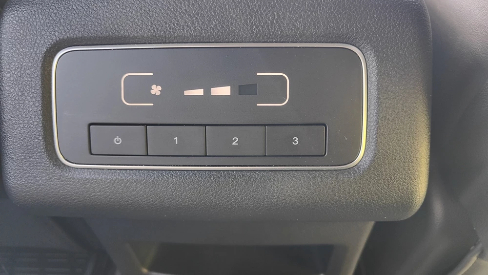 Dongfeng DFSK Fengon ix7 тест Мишина салон интерьер второй ряд обогрев