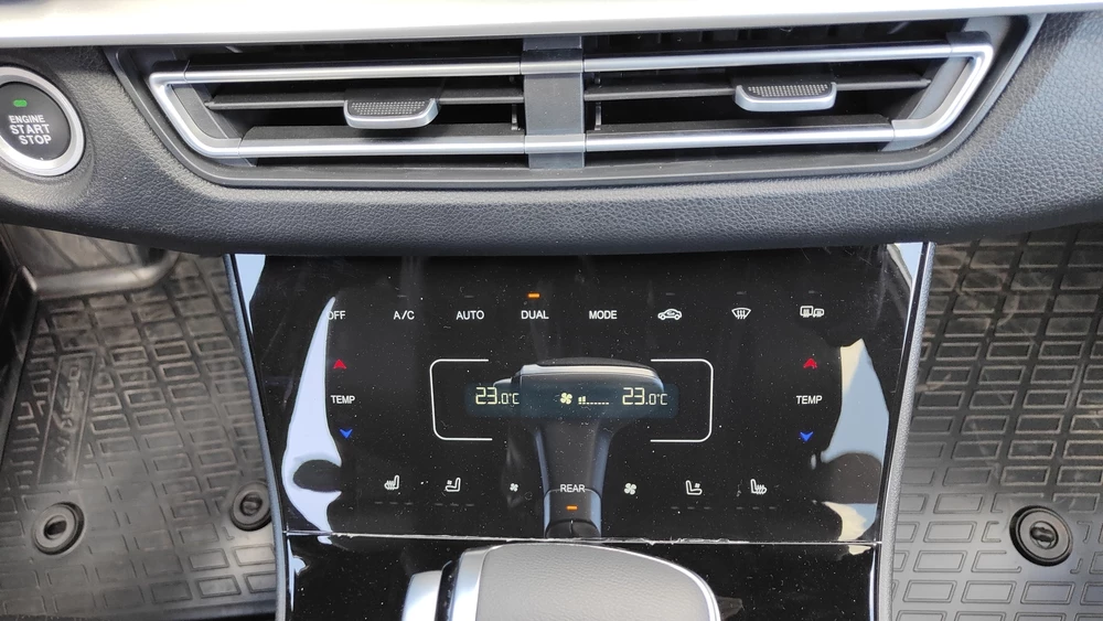 Dongfeng DFSK Fengon ix7 тест Мишина салон интерьер центральная консоль климат управление