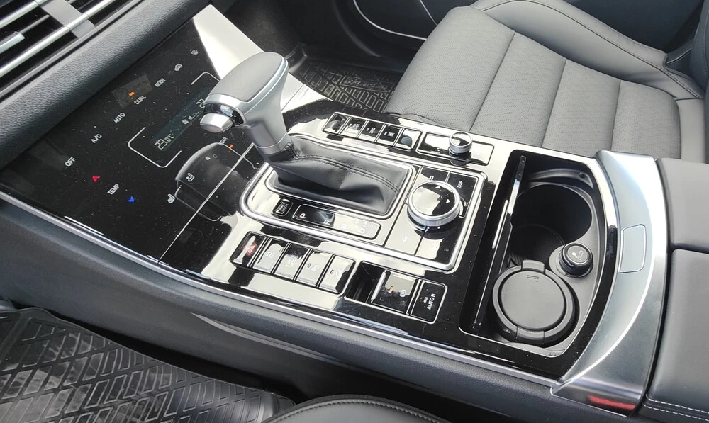 Dongfeng DFSK Fengon ix7 тест Мишина салон интерьер центральная консоль селектор