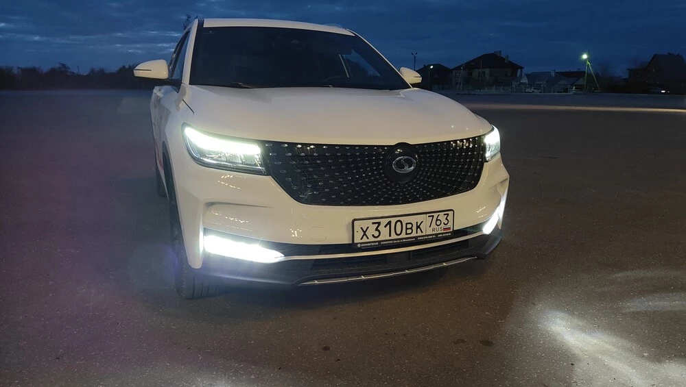 Dongfeng DFSK Fengon ix7 тест Мишина сбоку спереди свет оптика