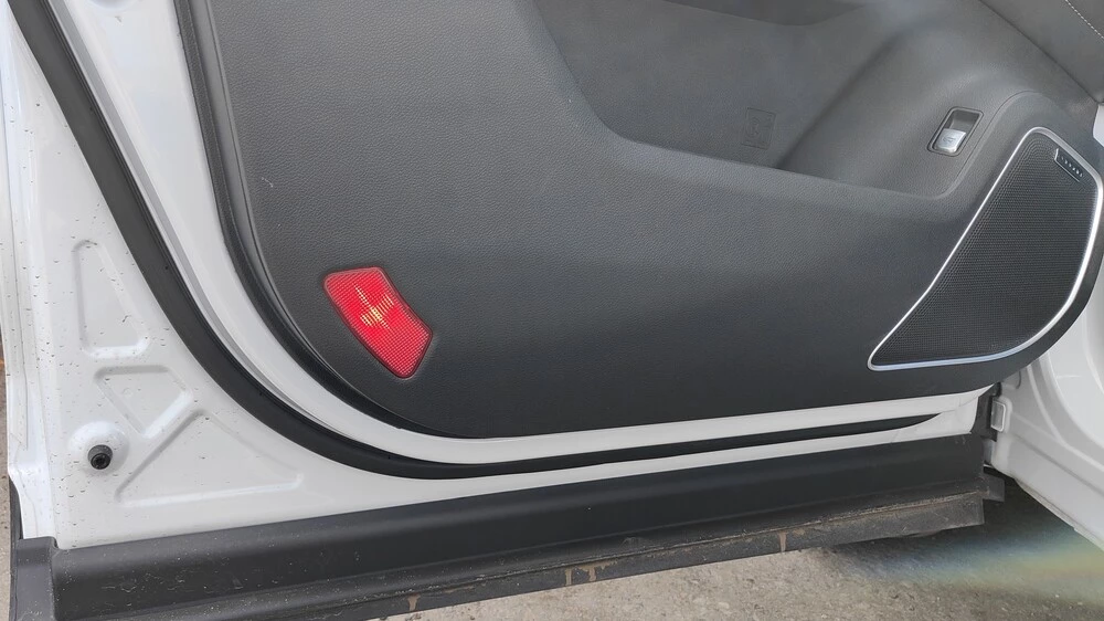 Dongfeng DFSK Fengon ix7 тест Мишина салон интерьер двери фонарики