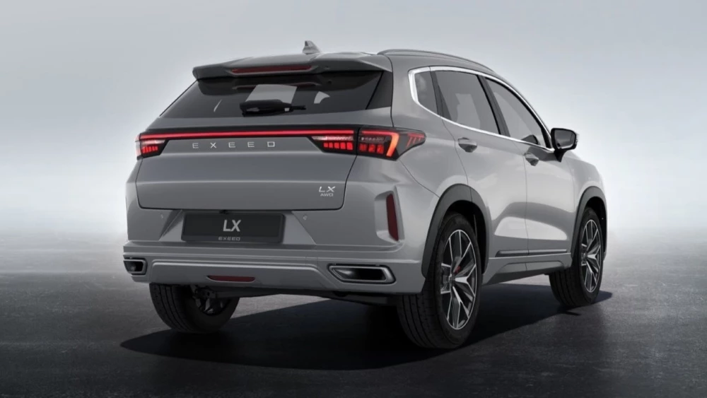 Обновленный кроссовер Exeed LX сбоку сзади