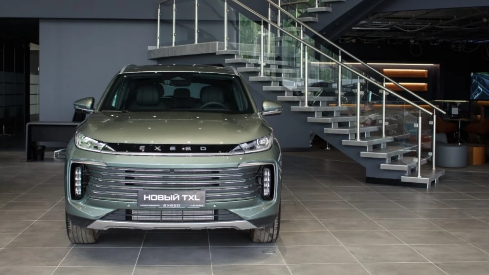 exeed txl ключавто пулково в автосалоне спереди дилер