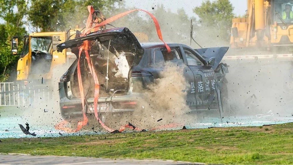 exeed exlantix et кроссовер краш-тест