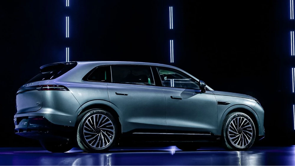 exeed exlantix ET сбоку сзади серый старт продаж китай