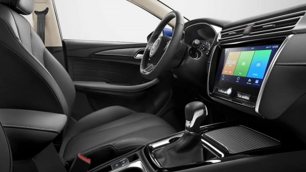 седан MG5 интерьер в России