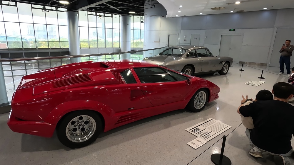 ferrari и Lamborghini шанхайский автомобильный музей