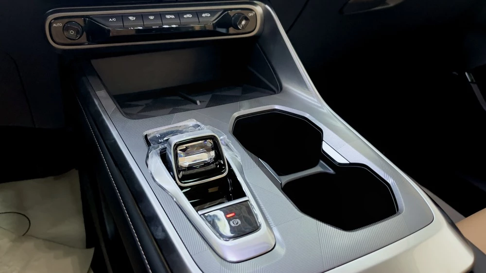 gac gs3 в автосалоне обзор салон интерьер тоннель селектор