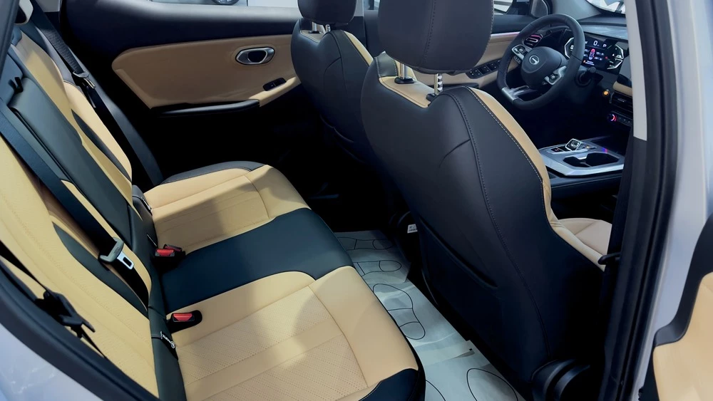 gac gs3 в автосалоне обзор салон интерьер второй ряд сиденья