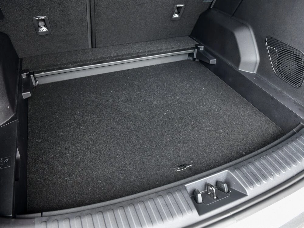 Geely Atlas тест Мишина салон интерьер багажник