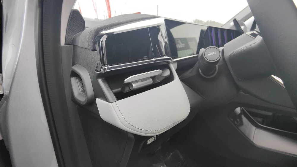 Geely Atlas тест Мишина салон интерьер дефлектор воздуховодов